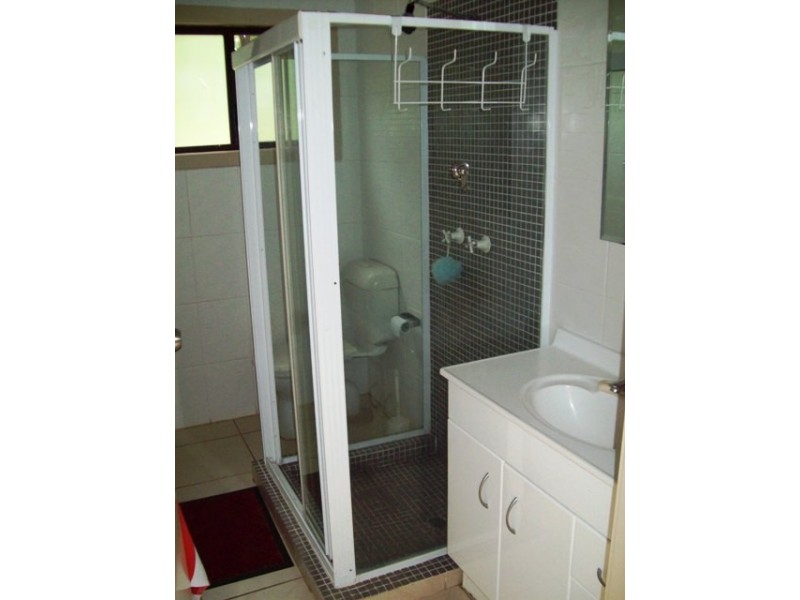 8 HAMILTON PARADE, Macleay Island QLD 4184