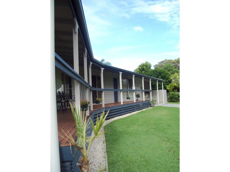 8-10 GORDON ROAD, Macleay Island QLD 4184