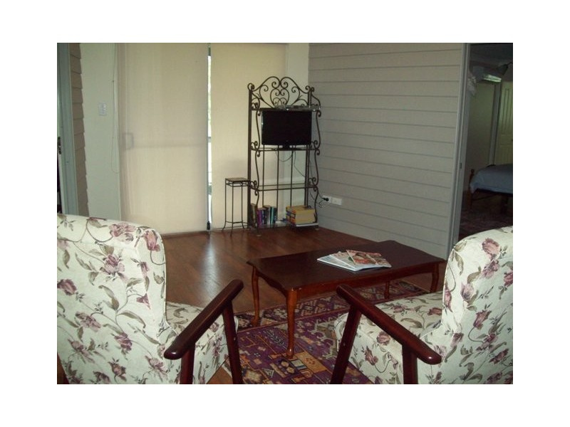 8-10 GORDON ROAD, Macleay Island QLD 4184