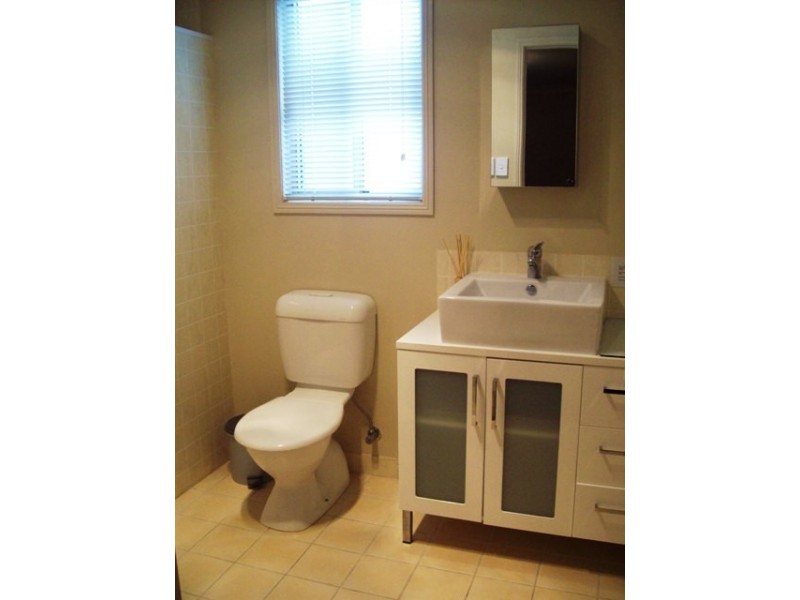 8-10 GORDON ROAD, Macleay Island QLD 4184