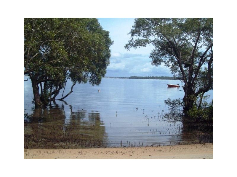 9 Attunga Street, Macleay Island QLD 4184