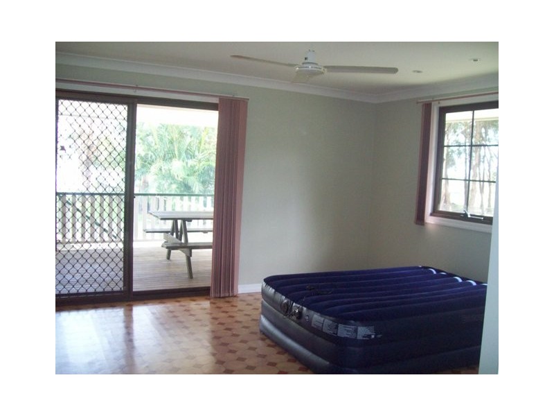 9 Attunga Street, Macleay Island QLD 4184
