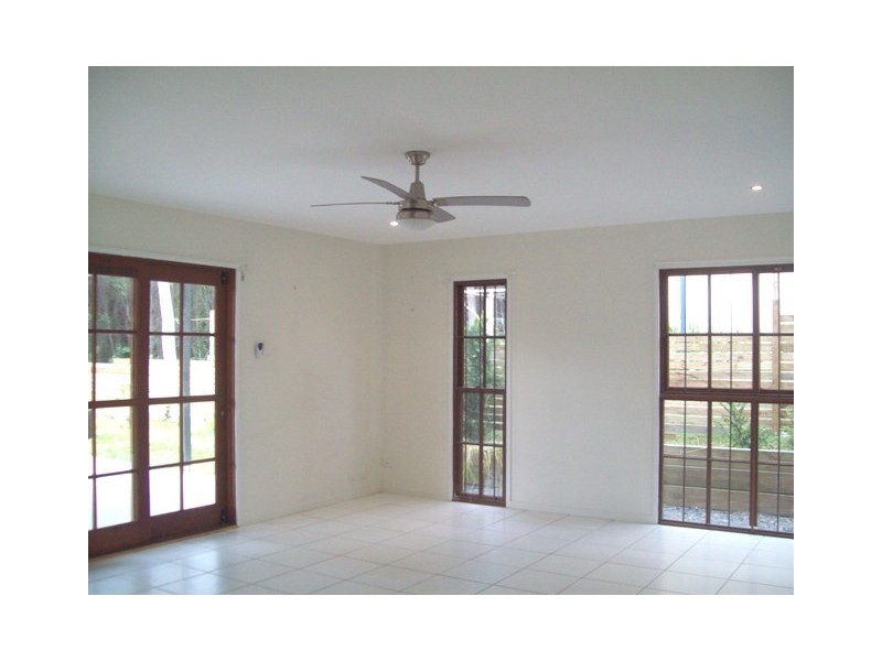 9 JANE STREET, Macleay Island QLD 4184