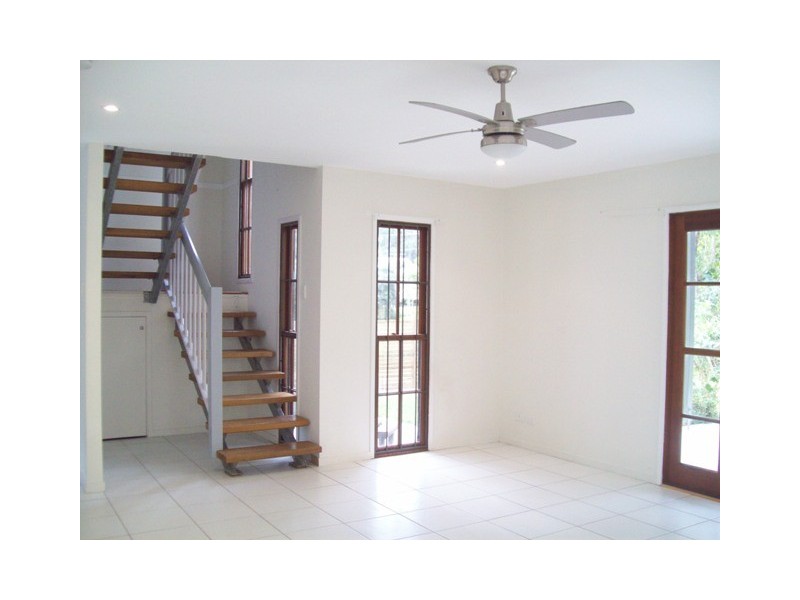 9 JANE STREET, Macleay Island QLD 4184