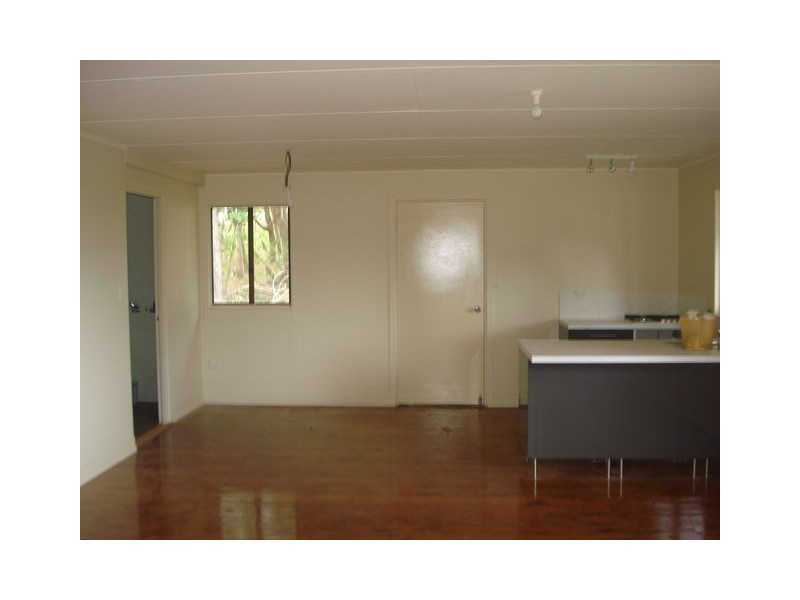 6 Niel Street, Lamb Island QLD 4184