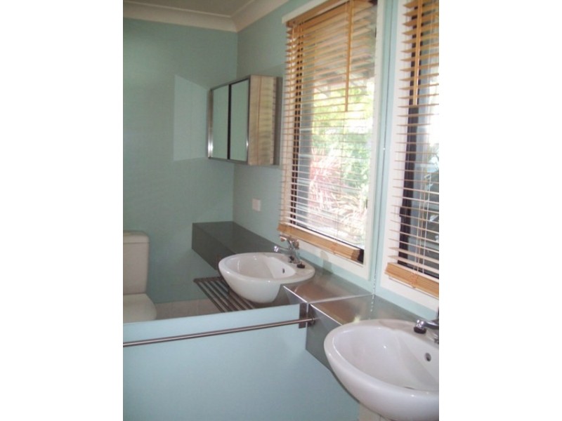 5 WAKE STREET, Macleay Island QLD 4184