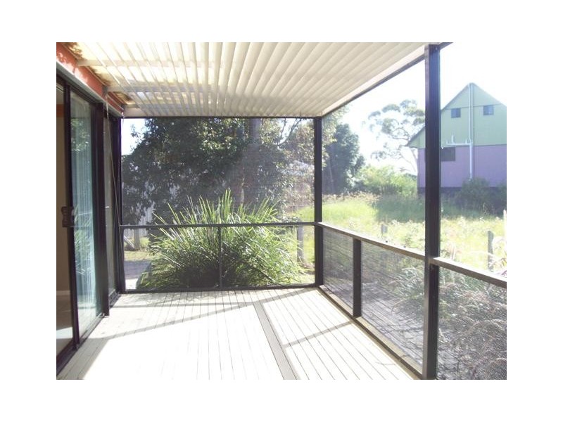 5 WAKE STREET, Macleay Island QLD 4184