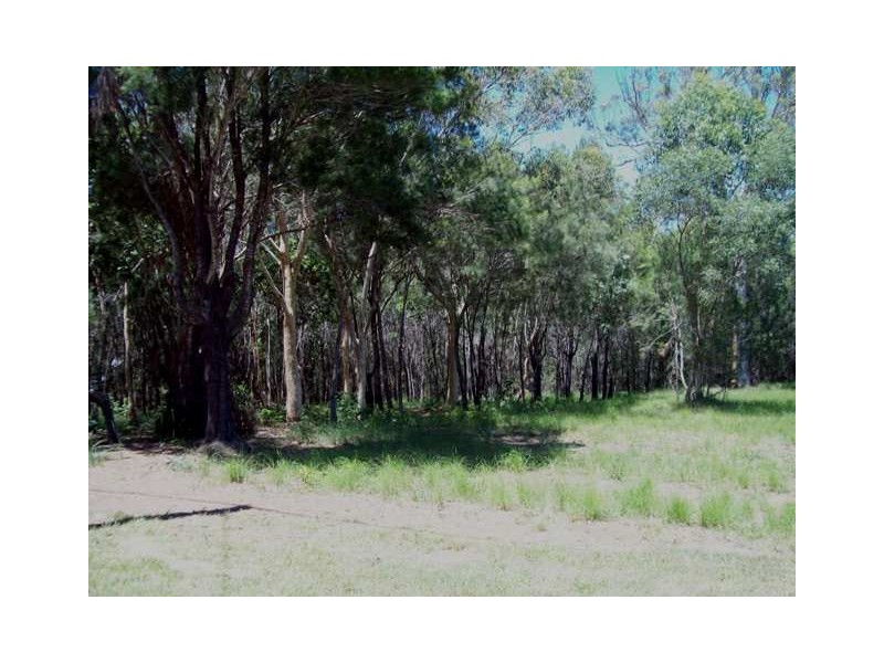 24 Lakeside Ave, Macleay Island QLD 4184