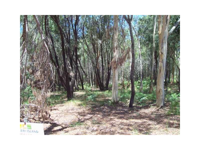 24 Lakeside Ave, Macleay Island QLD 4184