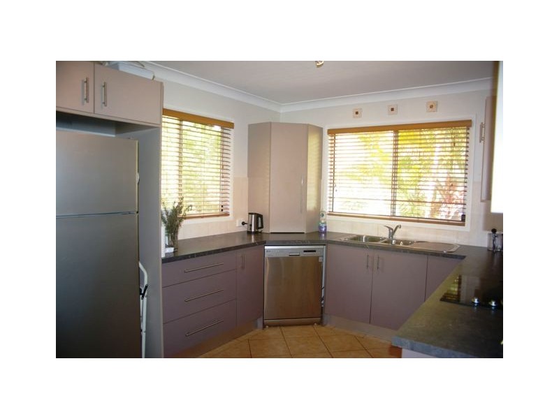 2-6 DEVANEY STREET, Macleay Island QLD 4184