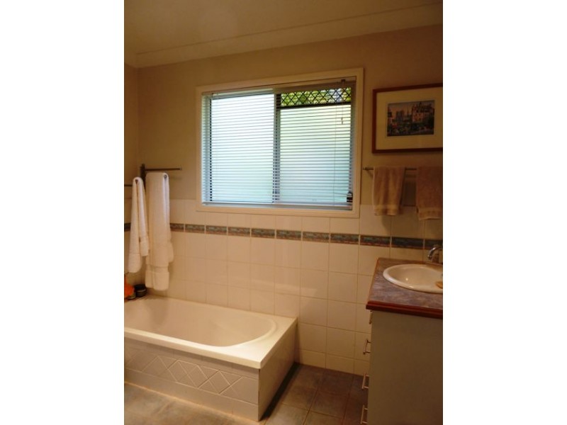 2-6 DEVANEY STREET, Macleay Island QLD 4184