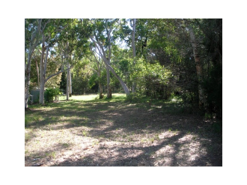 11 Barramundi Street, Macleay Island QLD 4184