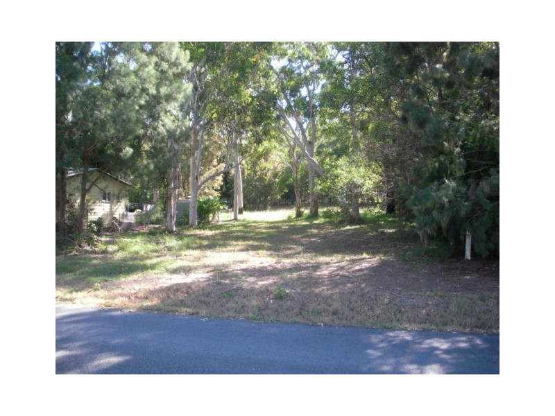 11 Barramundi Street, Macleay Island QLD 4184