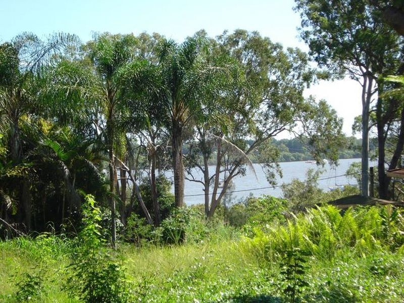 2 June Parade, Lamb Island QLD 4184