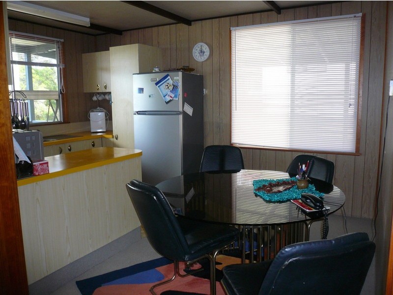 8 Glen Street, Macleay Island QLD 4184