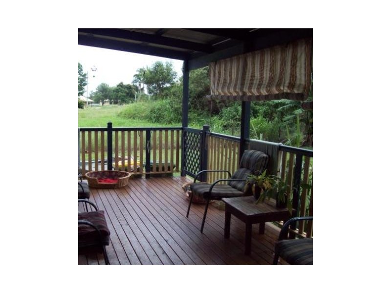 8 Alexander Street, Macleay Island QLD 4184