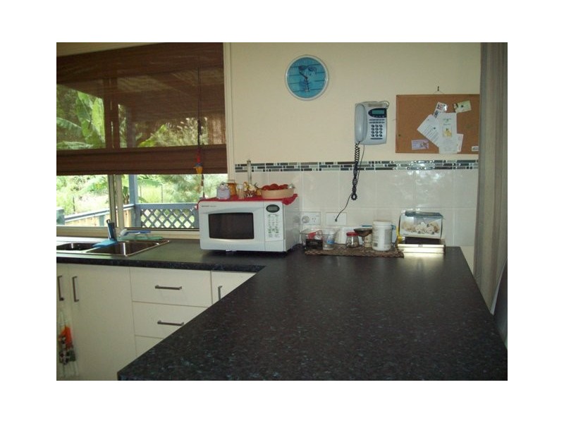 8 Alexander Street, Macleay Island QLD 4184