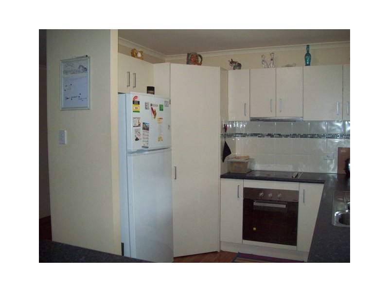 8 Alexander Street, Macleay Island QLD 4184
