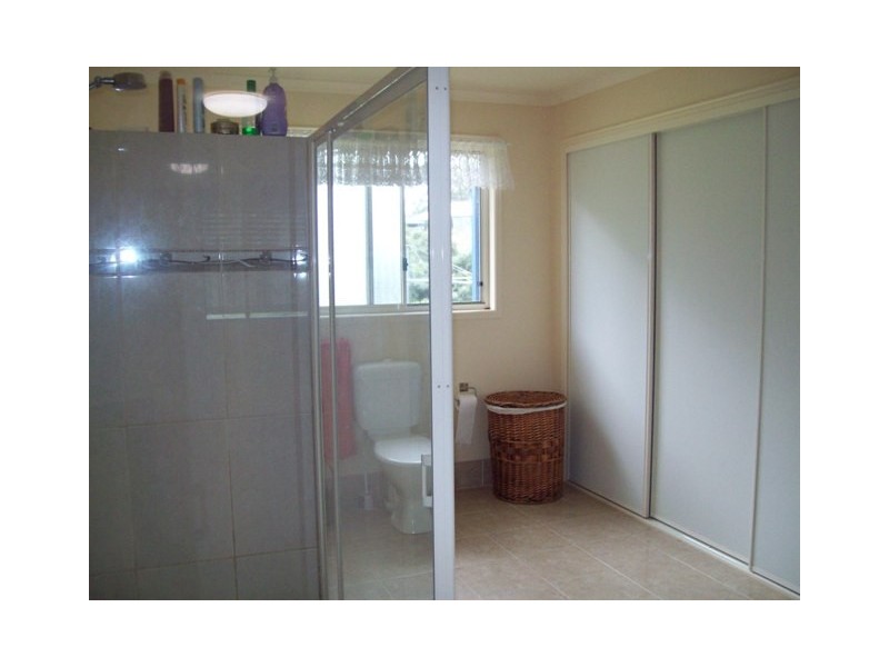 8 Alexander Street, Macleay Island QLD 4184