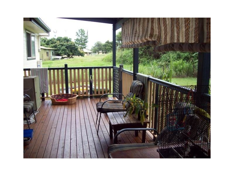 8 Alexander Street, Macleay Island QLD 4184