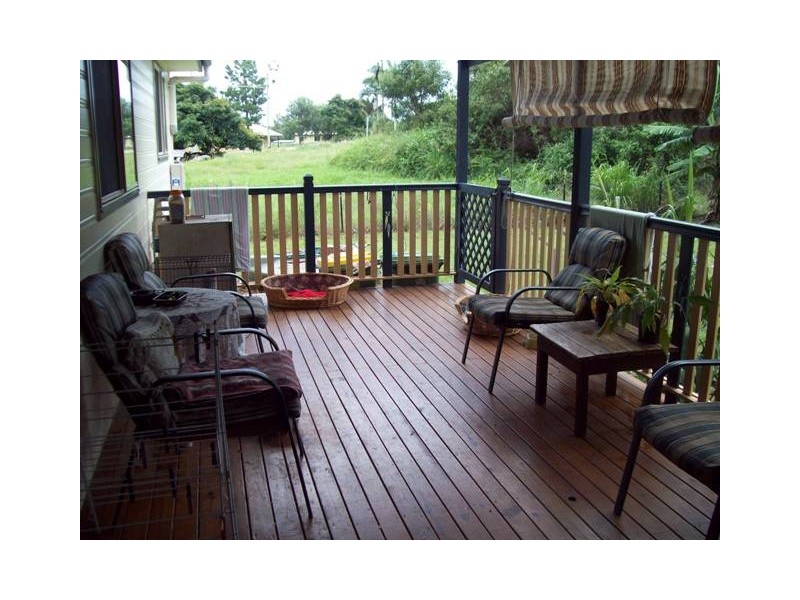 8 Alexander Street, Macleay Island QLD 4184