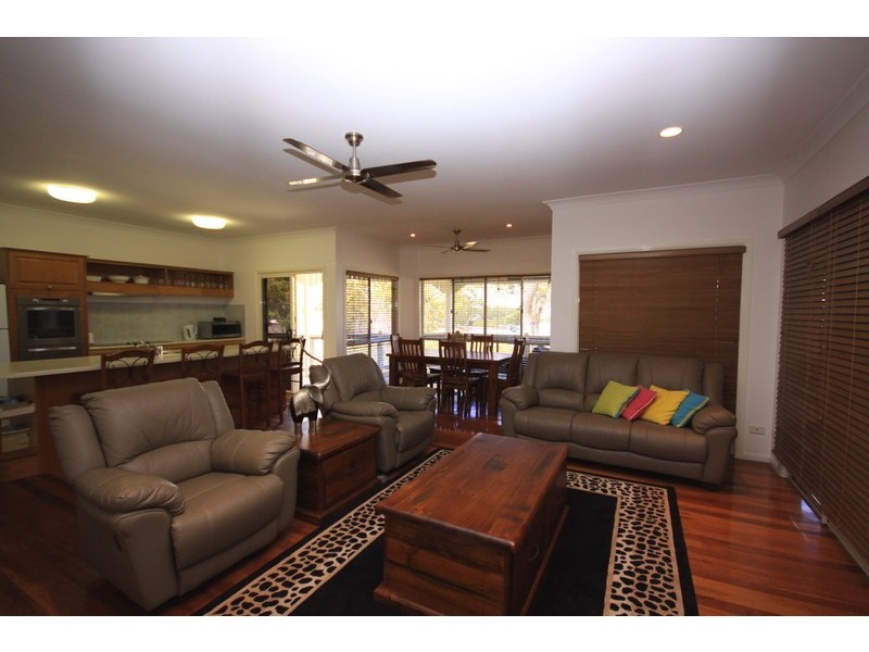 37 Coondooroopa Drive, Macleay Island QLD 4184