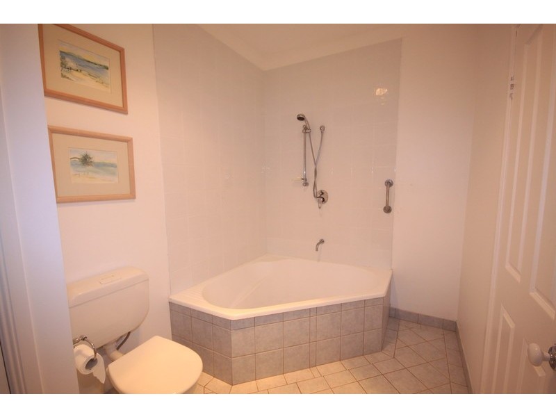 37 Coondooroopa Drive, Macleay Island QLD 4184