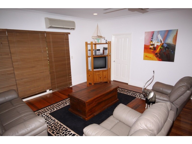 37 Coondooroopa Drive, Macleay Island QLD 4184