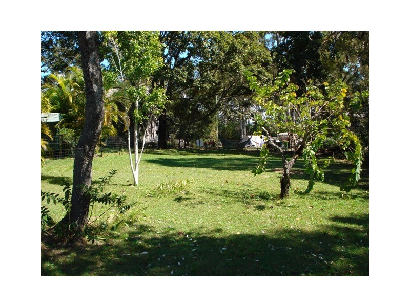 5  Heath Street, Macleay Island QLD 4184