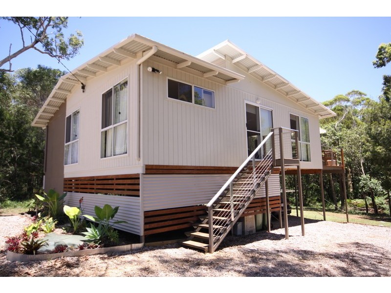 35 Francis Road, Macleay Island QLD 4184