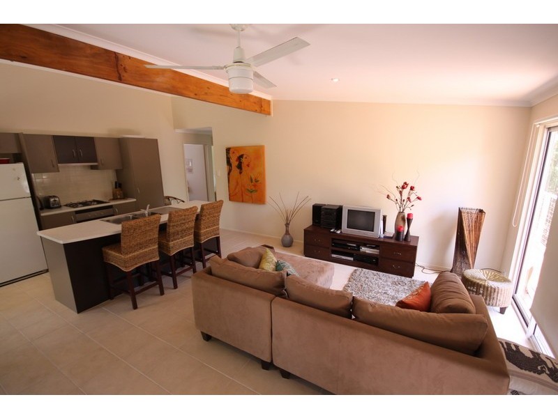 35 Francis Road, Macleay Island QLD 4184