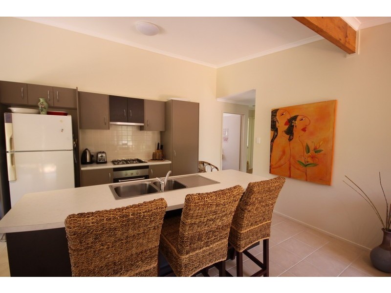 35 Francis Road, Macleay Island QLD 4184