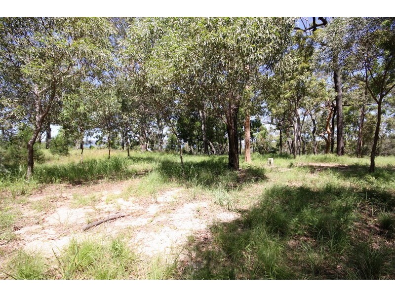 19  Blue Bay Crescent, Macleay Island QLD 4184