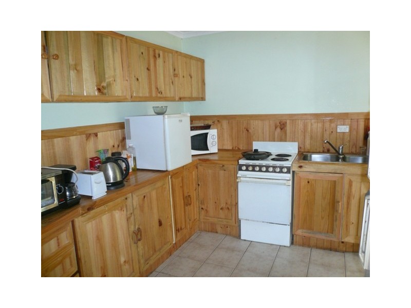11 Robin Street, Macleay Island QLD 4184