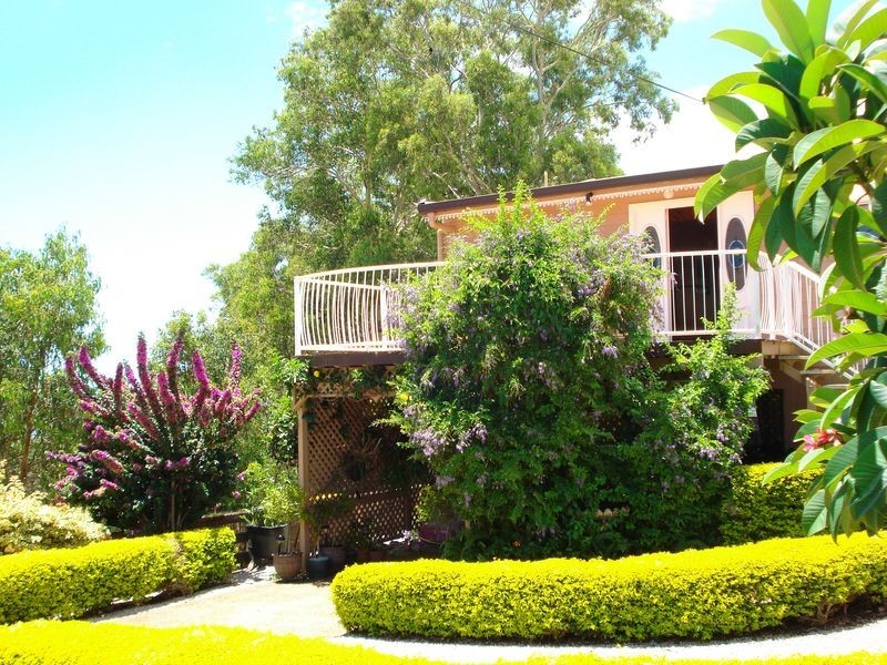 17 Lovell Parade, Lamb Island QLD 4184