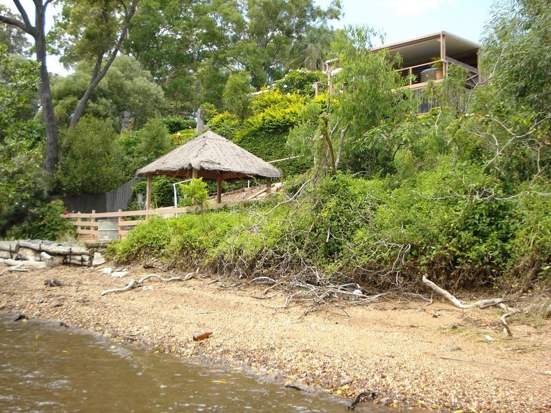17 Lovell Parade, Lamb Island QLD 4184