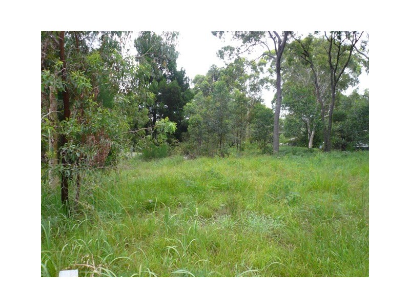 1 Warama Street, Macleay Island QLD 4184