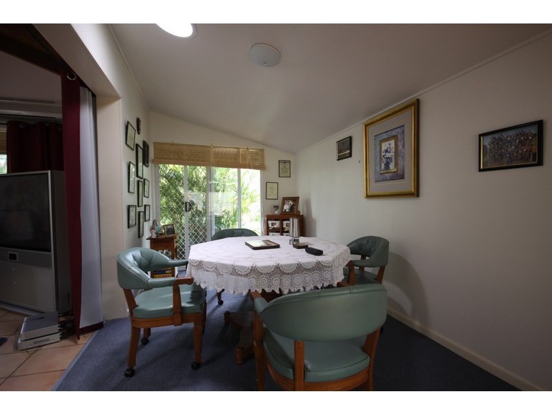 6 Gordon Road, Macleay Island QLD 4184