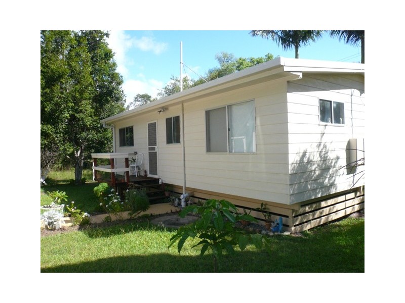 160 High Central Road, Macleay Island QLD 4184