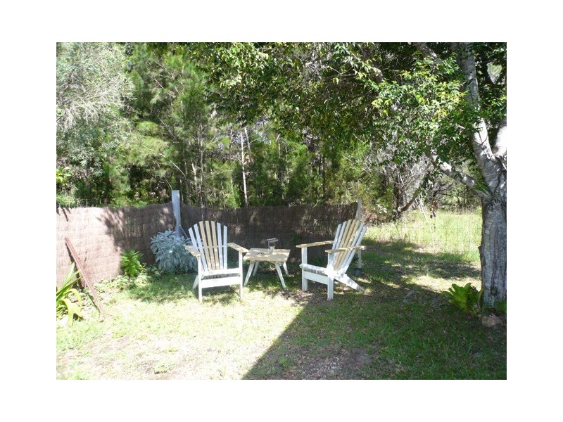 160 High Central Road, Macleay Island QLD 4184