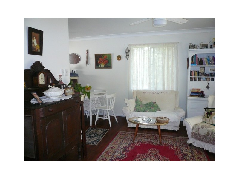 160 High Central Road, Macleay Island QLD 4184