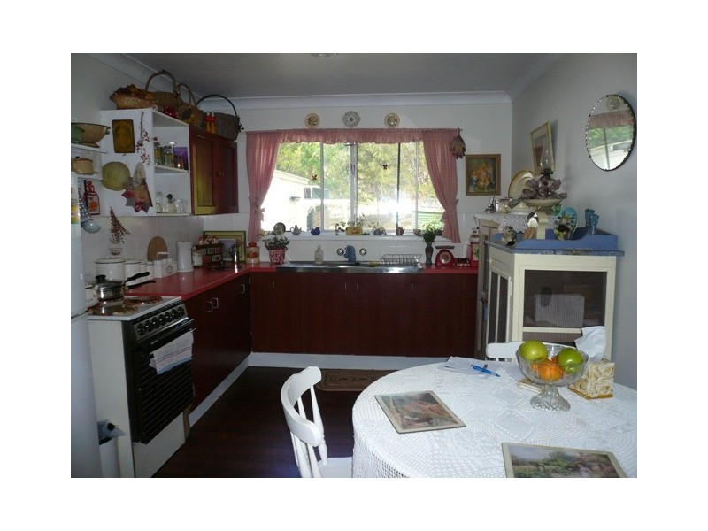 160 High Central Road, Macleay Island QLD 4184