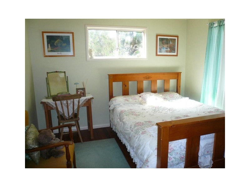160 High Central Road, Macleay Island QLD 4184