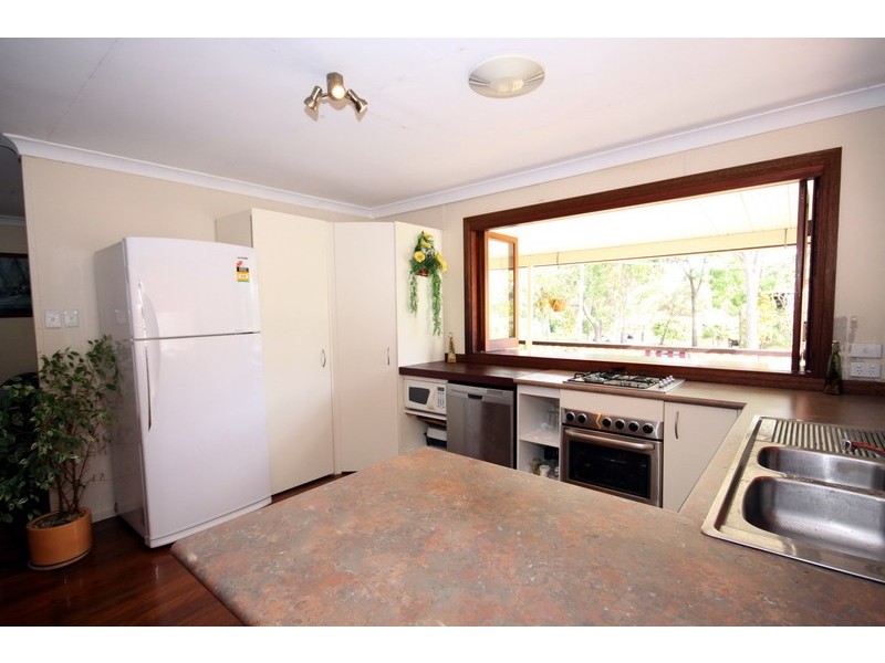 10 Double Bay Street, Macleay Island QLD 4184