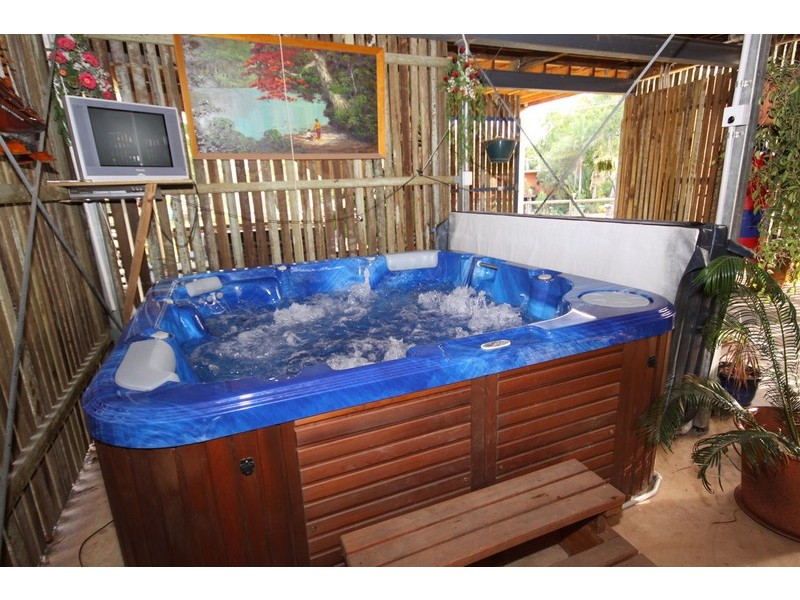 10 Double Bay Street, Macleay Island QLD 4184