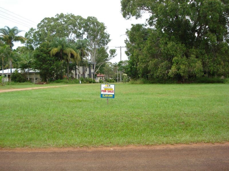 27 Leonie Crescent, Lamb Island QLD 4184