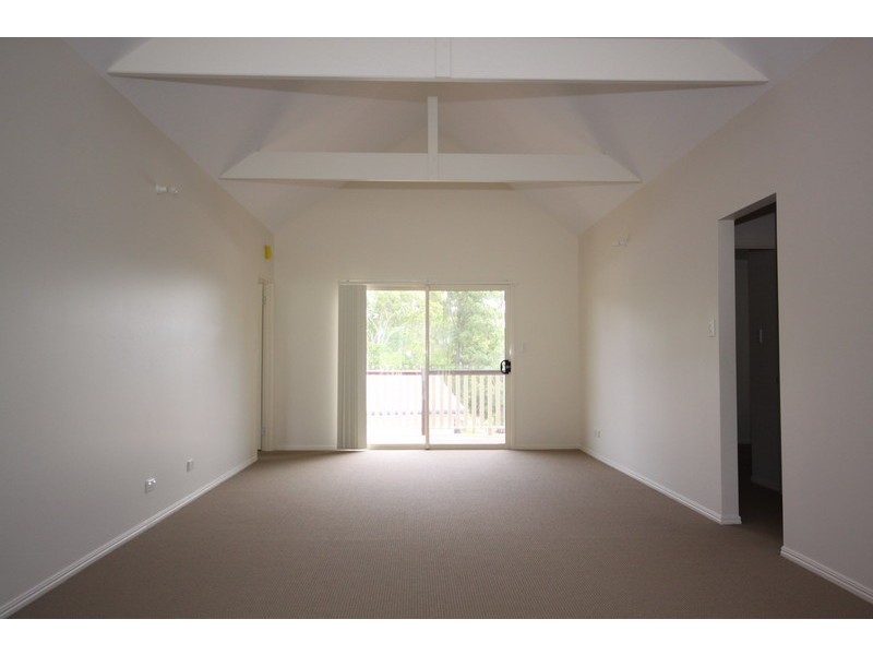 17 Francis Road, Macleay Island QLD 4184