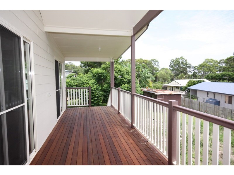 17 Francis Road, Macleay Island QLD 4184