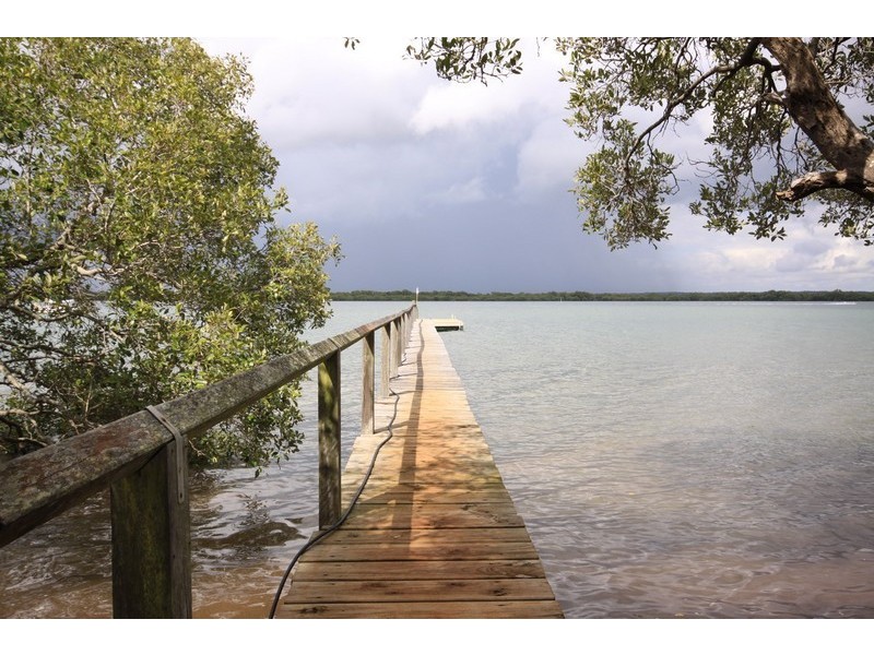 130 Western Road, Macleay Island QLD 4184