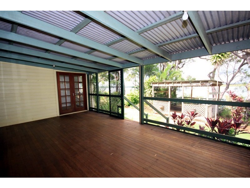130 Western Road, Macleay Island QLD 4184